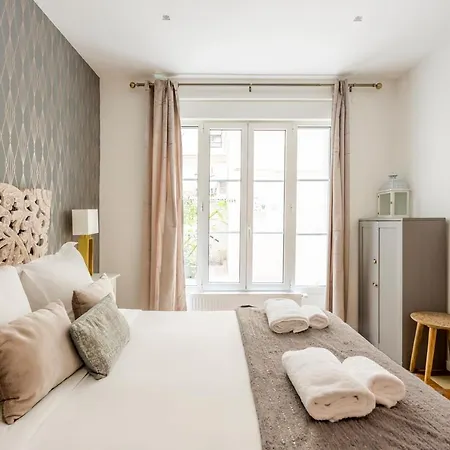 180 Eden, Luxury At Sacre Coeur アパート *