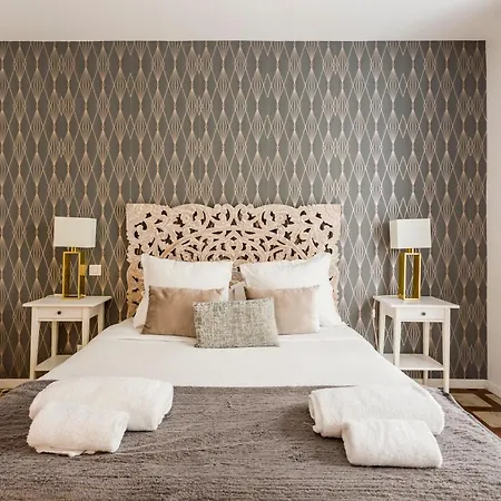 180 Eden, Luxury At Sacre Coeur アパート
