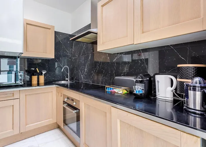 180 Eden, Luxury At Sacre Coeur